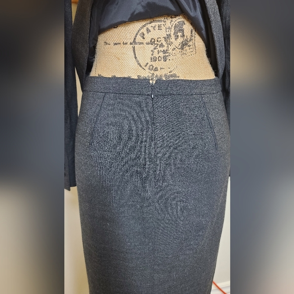 3 Pieces - Wool Ann Taylor Suit with Skirt AND Wide Legged Pants - Picture 6 of 13